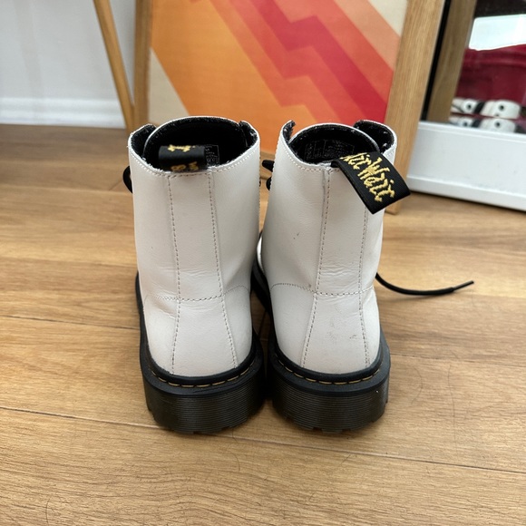 DR. MARTEN BOOTS IN WHITE - Picture 3 of 5